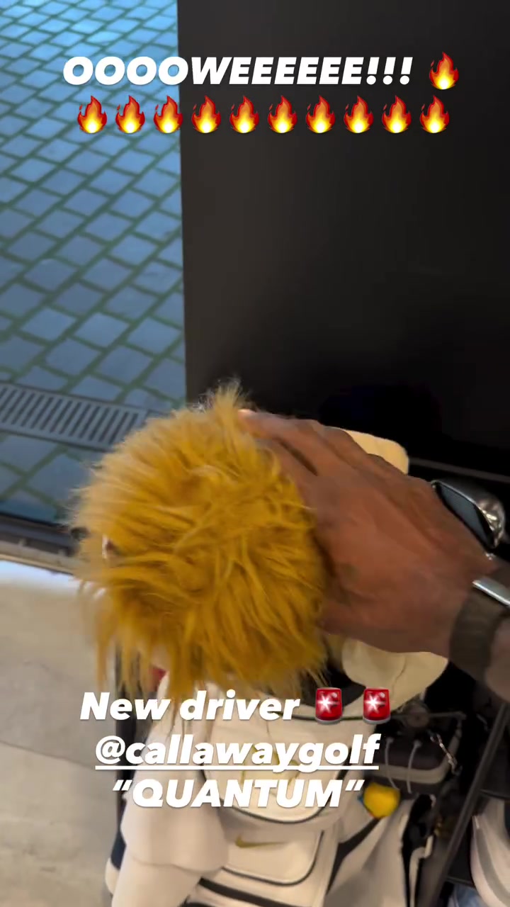 kaiyun-詹姆斯晒收到全新碳纤维高尔夫球棒：等不及在球场上用它了！